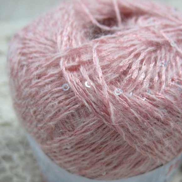🐑 Lace Yarn with sequins, soft salmon pink color, Japanese yarn - Picture 3 of 10